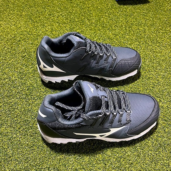 Mizuno 9-Spike Swift 6 Women’s Metal Fastpitch Softball Cleats Size 5, Gray shoe - Picture 5 of 8